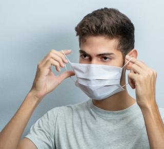 On prévoit d'ôter le masque en 2022