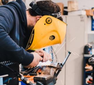 Quelques repères sur le sujet de l’ESSEC 2021 : « La désindustrialisation : une fatalité ? La réindustrialisation : une utopie ?